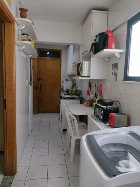 Apartamento à venda com 2 quartos, 77m² - Foto 27