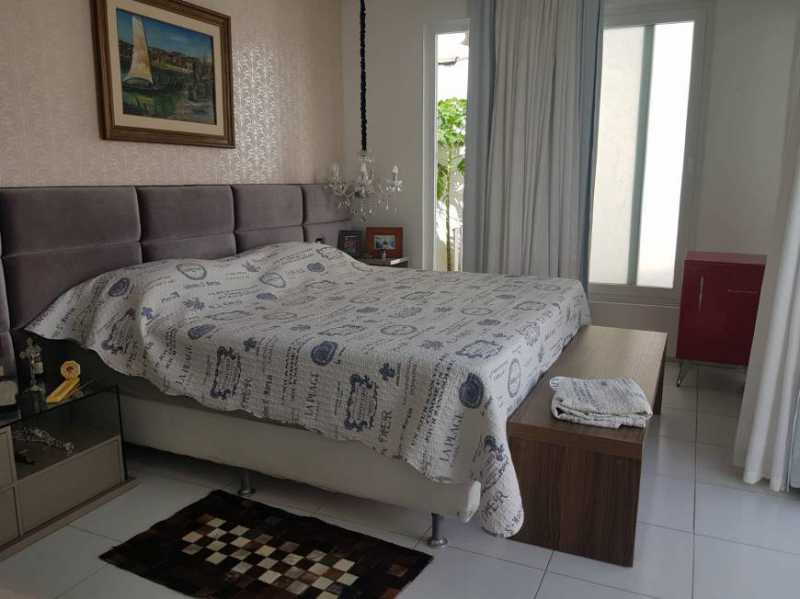 Casa de Condomínio à venda com 4 quartos, 417m² - Foto 12