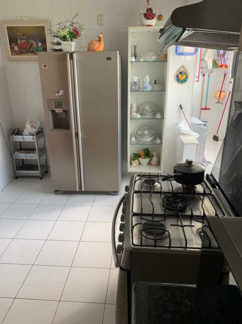 Apartamento à venda com 4 quartos, 188m² - Foto 10