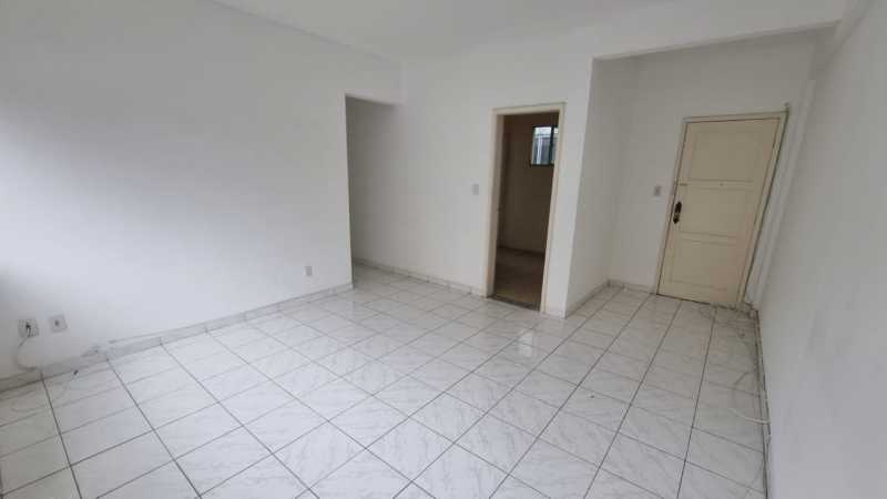 Apartamento à venda com 2 quartos, 90m² - Foto 3