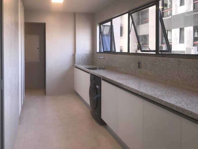 Apartamento à venda com 3 quartos, 234m² - Foto 12