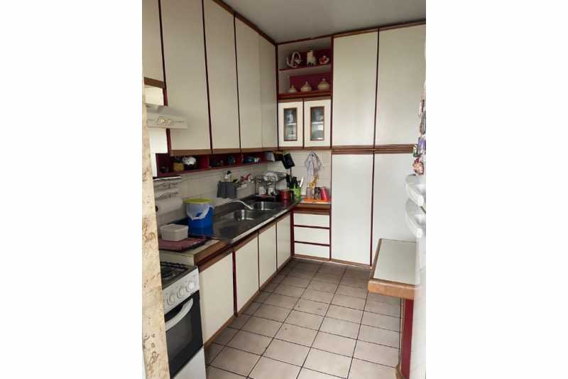 Apartamento à venda com 4 quartos, 140m² - Foto 12