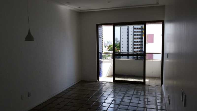 Apartamento à venda com 2 quartos, 74m² - Foto 2