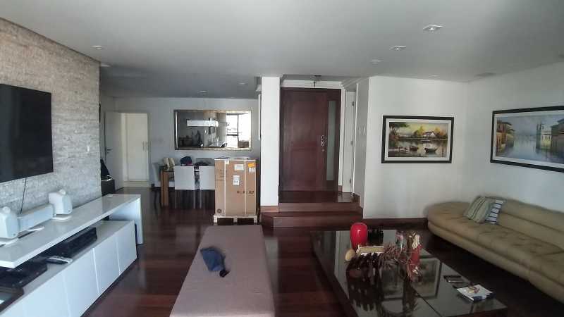 Apartamento à venda com 4 quartos, 190m² - Foto 1