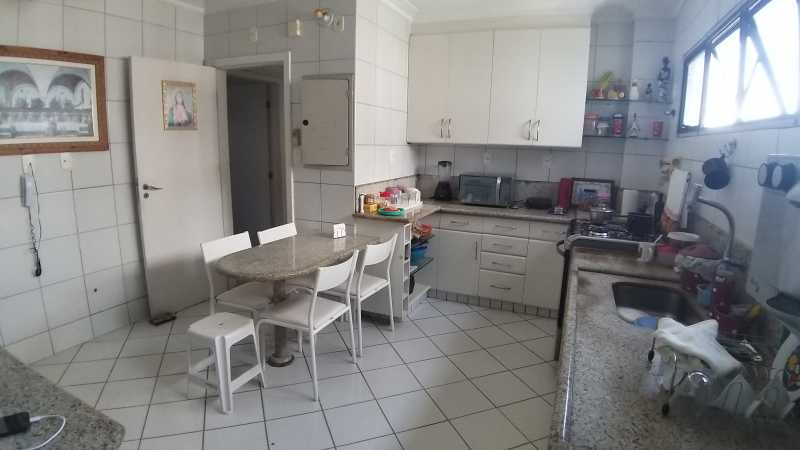 Apartamento à venda com 4 quartos, 190m² - Foto 26