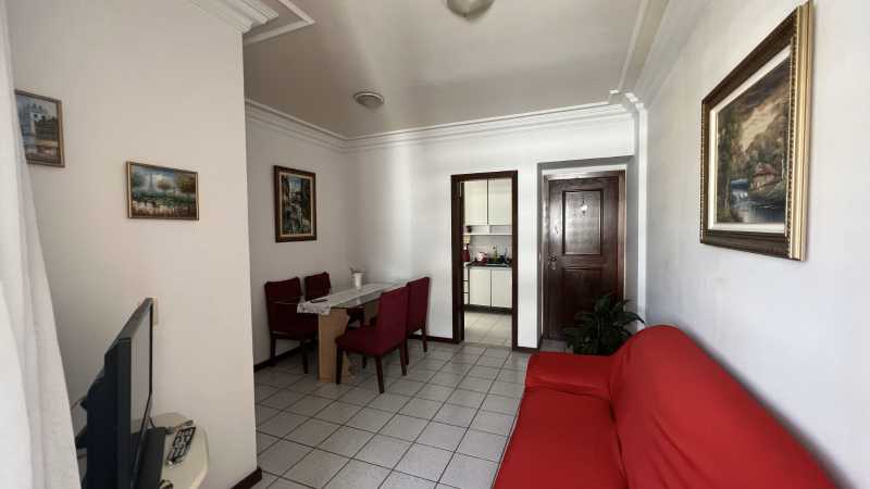 Apartamento à venda com 2 quartos, 70m² - Foto 4