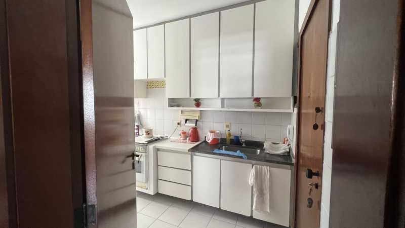 Apartamento à venda com 2 quartos, 70m² - Foto 19