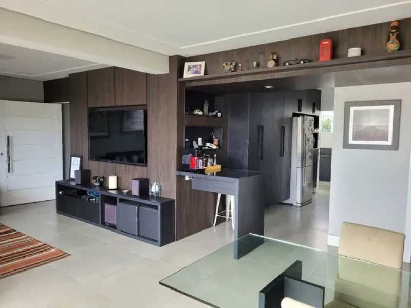 Apartamento à venda com 4 quartos, 215m² - Foto 1