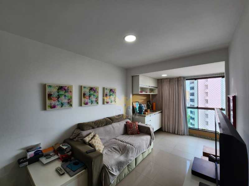 Apartamento à venda com 3 quartos, 85m² - Foto 2