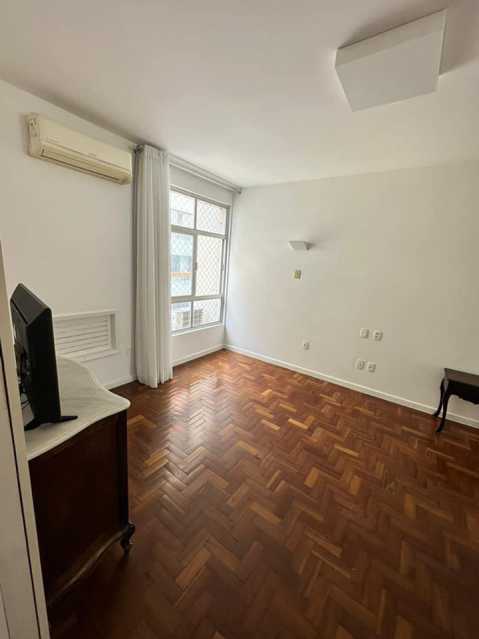 Apartamento à venda com 3 quartos, 132m² - Foto 8