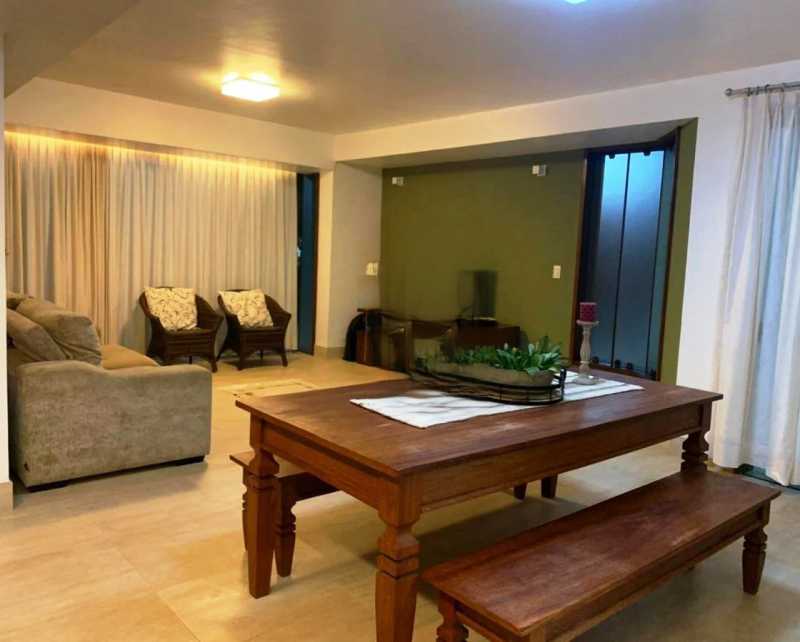 Casa de Condomínio à venda com 4 quartos, 380m² - Foto 3