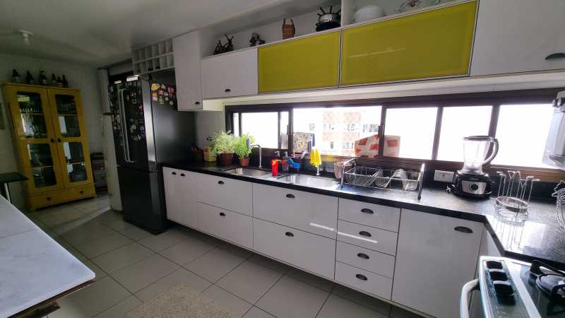 Apartamento à venda com 4 quartos, 305m² - Foto 9