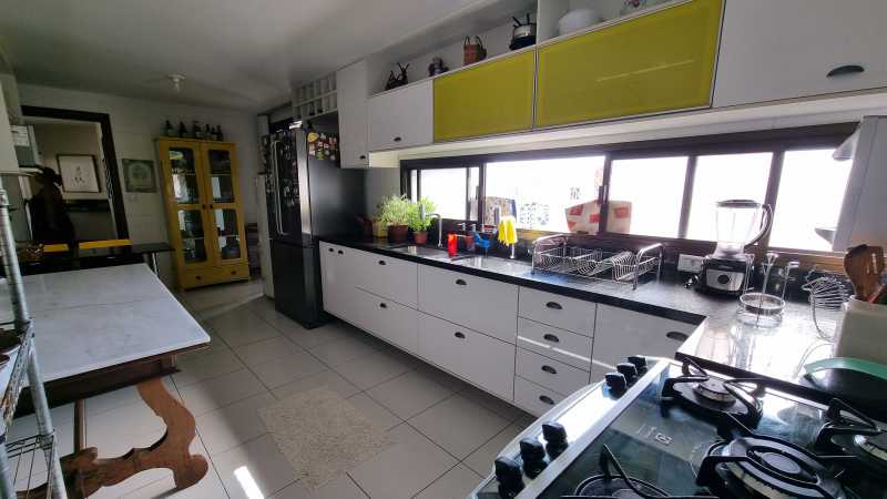 Apartamento à venda com 4 quartos, 305m² - Foto 11