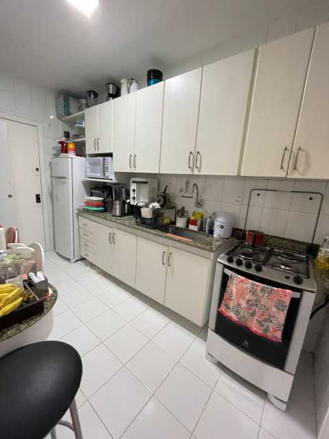 Apartamento à venda com 3 quartos, 100m² - Foto 9