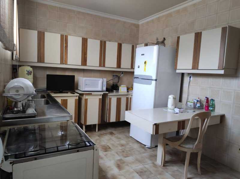 Apartamento à venda com 4 quartos, 210m² - Foto 17