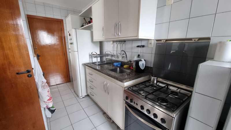 Apartamento à venda com 2 quartos, 82m² - Foto 12