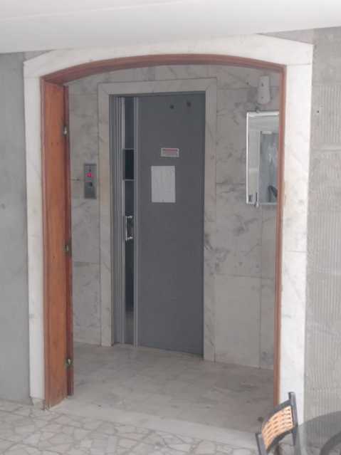 Apartamento à venda com 2 quartos, 77m² - Foto 18