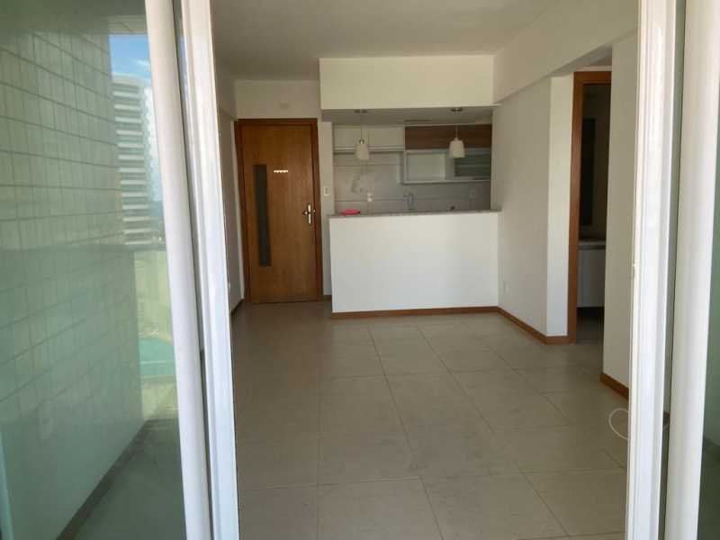 Apartamento à venda com 2 quartos, 60m² - Foto 4