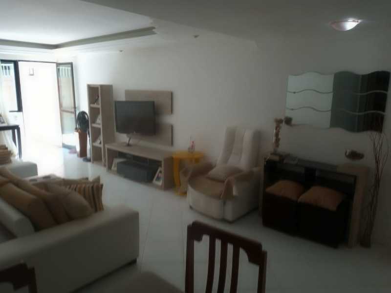 Apartamento à venda com 3 quartos, 149m² - Foto 2