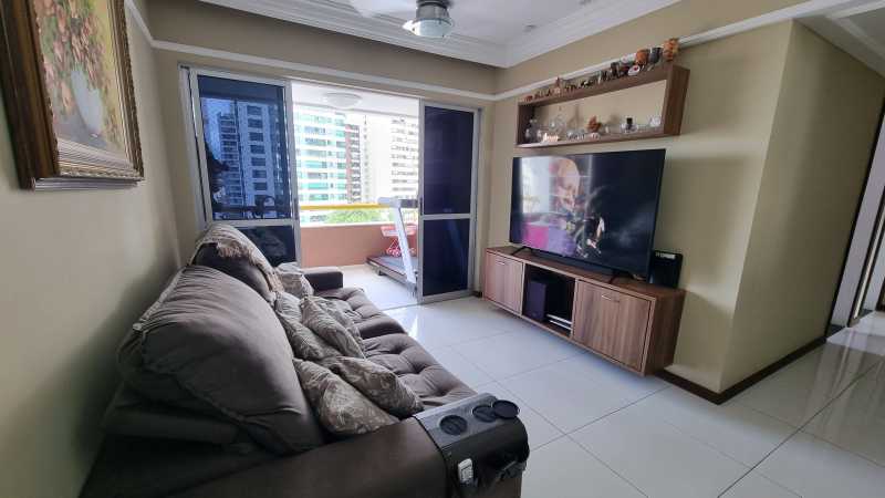 Apartamento à venda com 3 quartos, 80m² - Foto 2