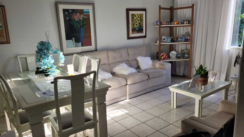 Apartamento à venda com 3 quartos, 94m² - Foto 2