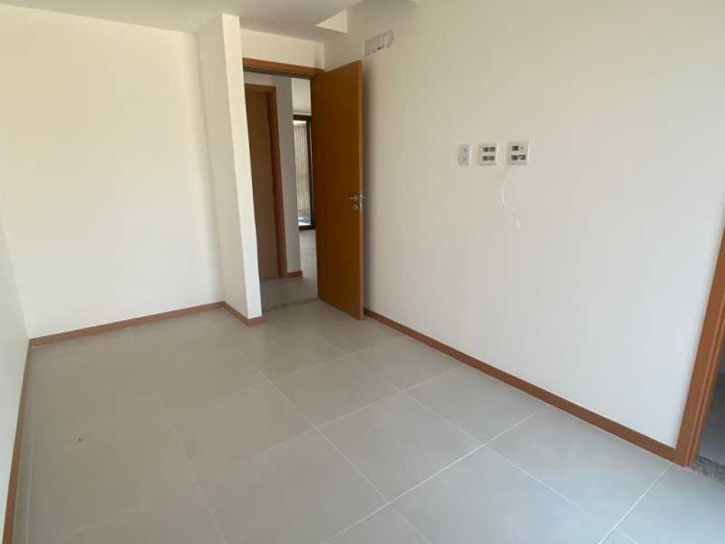 Apartamento à venda com 2 quartos, 65m² - Foto 12