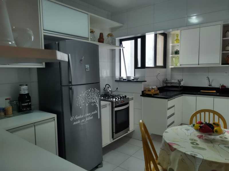 Apartamento à venda com 3 quartos, 140m² - Foto 19