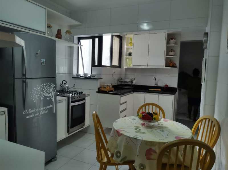 Apartamento à venda com 3 quartos, 140m² - Foto 20