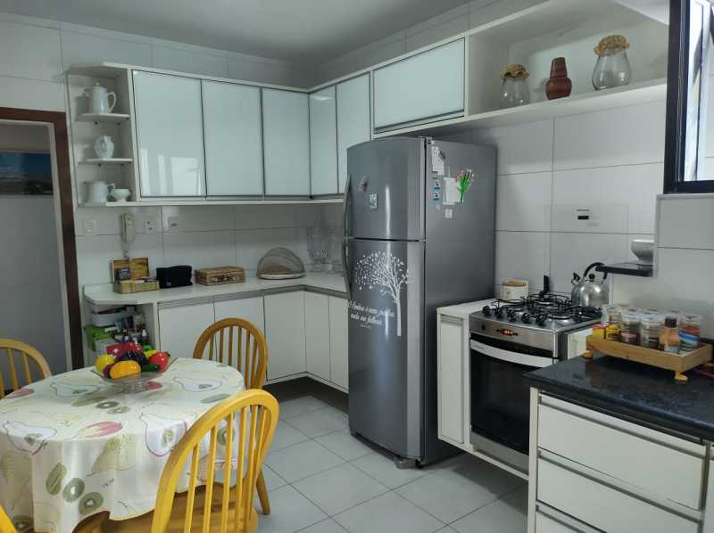 Apartamento à venda com 3 quartos, 140m² - Foto 21