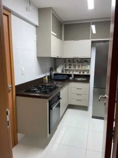 Apartamento à venda com 3 quartos, 95m² - Foto 12