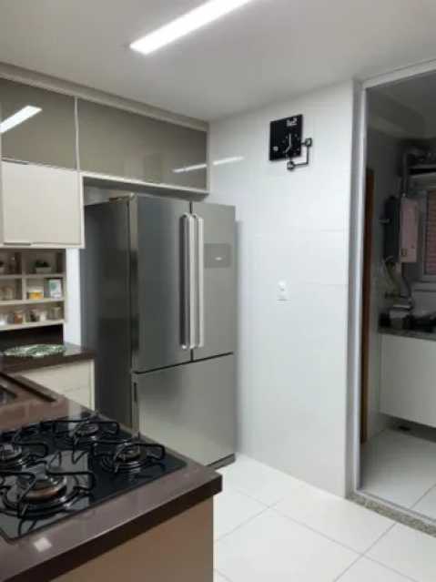 Apartamento à venda com 3 quartos, 95m² - Foto 13