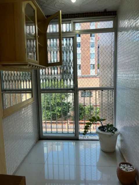 Apartamento à venda com 3 quartos, 100m² - Foto 4