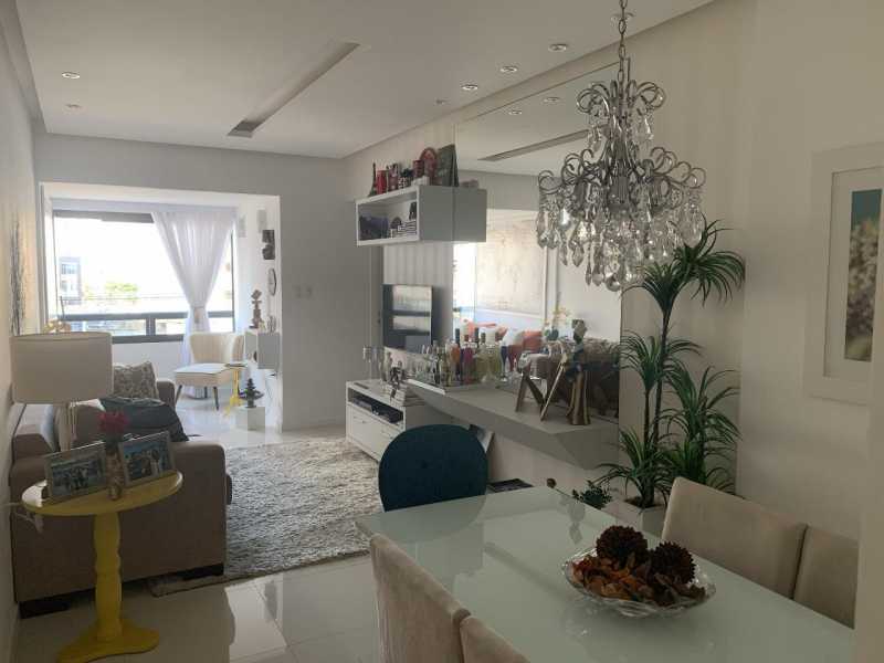 Apartamento à venda com 2 quartos, 60m² - Foto 1