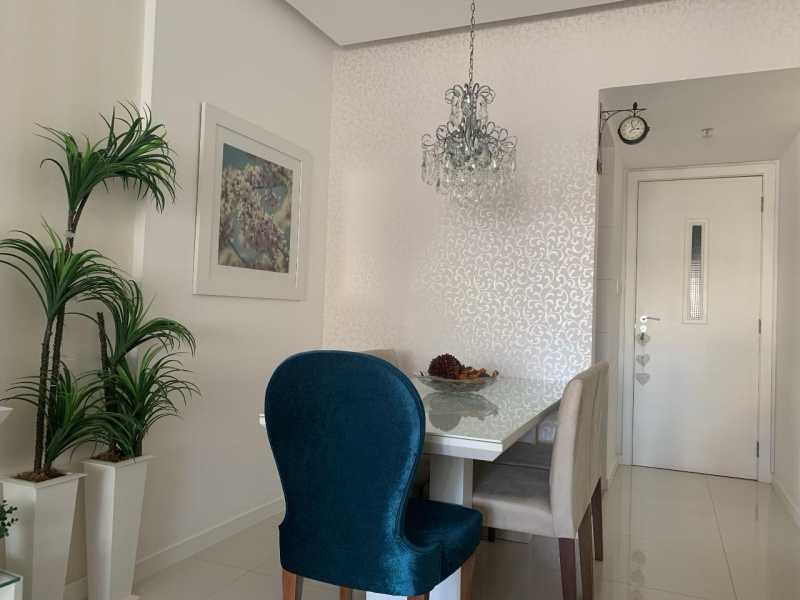 Apartamento à venda com 2 quartos, 60m² - Foto 5