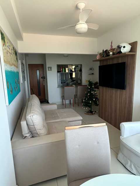 Apartamento à venda com 3 quartos, 72m² - Foto 2