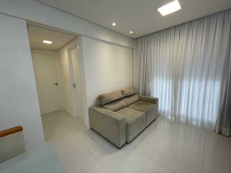 Apartamento à venda com 2 quartos, 60m² - Foto 2