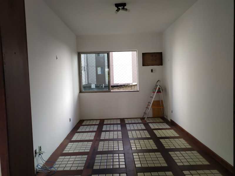 Apartamento à venda com 4 quartos, 197m² - Foto 3