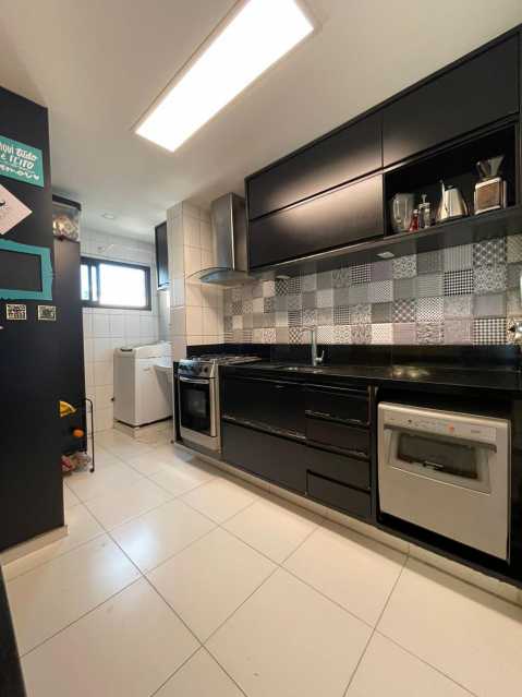 Apartamento à venda com 2 quartos, 64m² - Foto 8