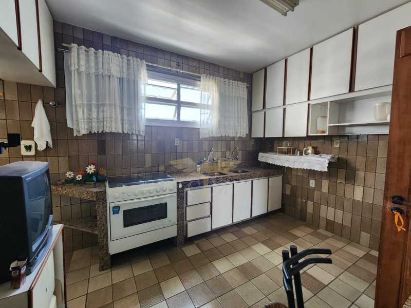 Apartamento à venda com 4 quartos, 230m² - Foto 15