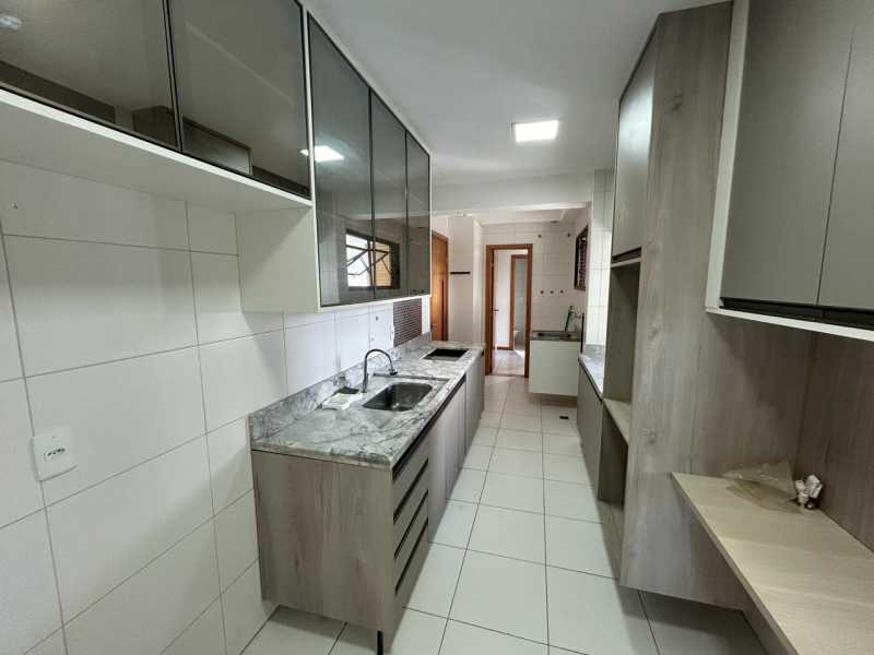 Apartamento à venda com 3 quartos, 171m² - Foto 14