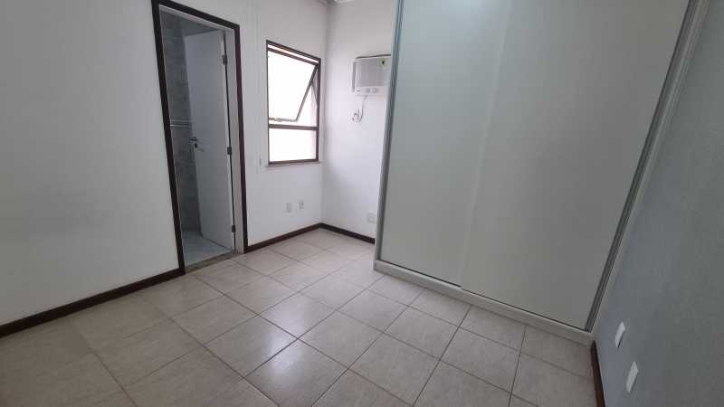 Casa de Condomínio à venda com 4 quartos, 270m² - Foto 14