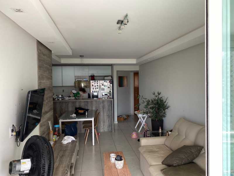 Apartamento à venda com 2 quartos, 79m² - Foto 2