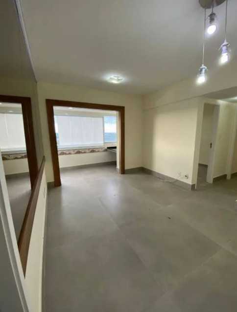 Apartamento à venda com 2 quartos, 65m² - Foto 4