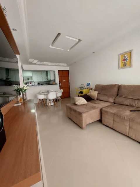 Apartamento à venda com 2 quartos, 72m² - Foto 1