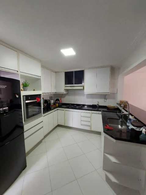 Apartamento à venda com 2 quartos, 72m² - Foto 11