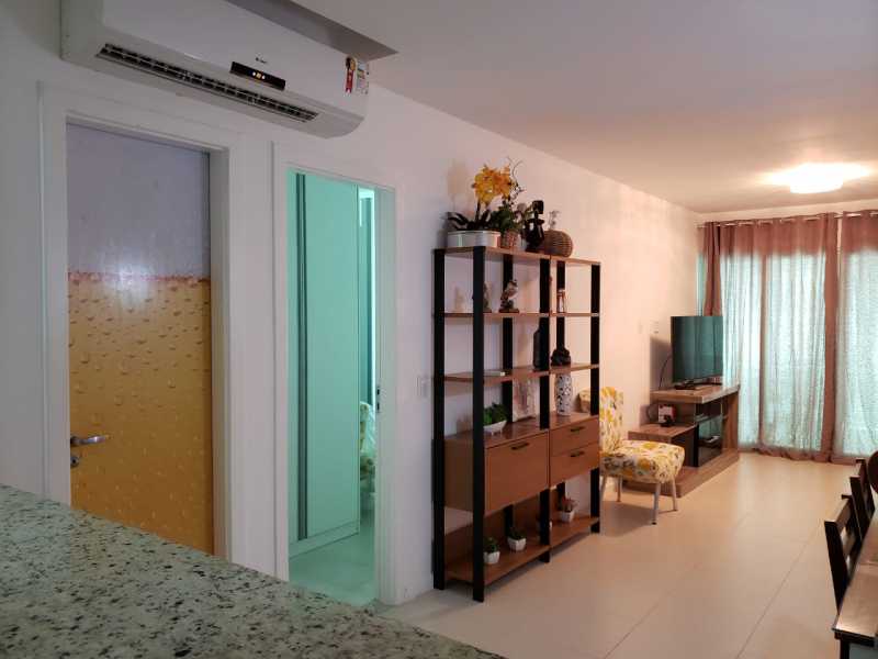 Apartamento à venda com 1 quarto, 75m² - Foto 2