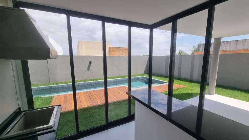 Casa de Condomínio à venda com 4 quartos, 294m² - Foto 3