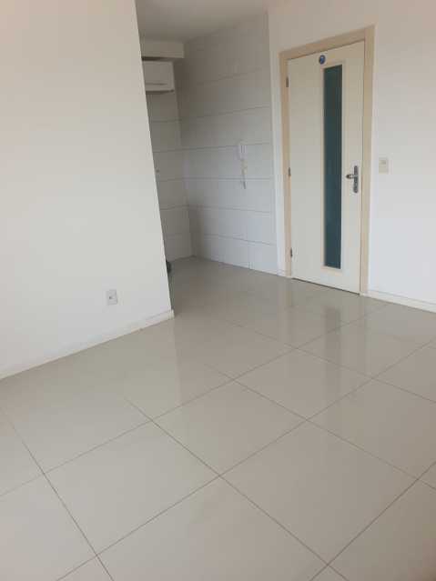 Apartamento à venda com 2 quartos, 69m² - Foto 4