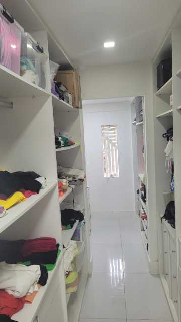 Casa de Condomínio à venda com 4 quartos, 230m² - Foto 25