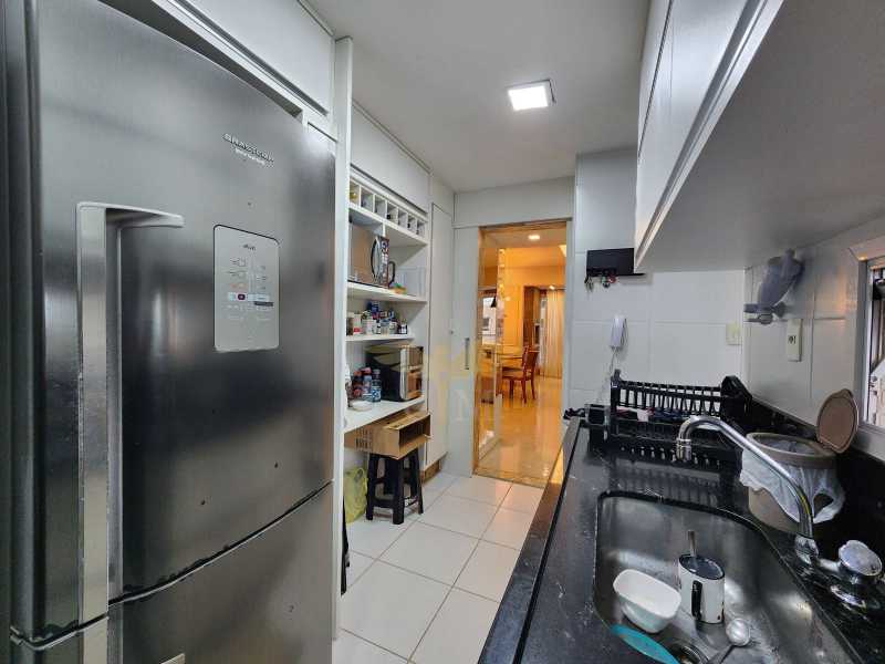 Apartamento à venda com 2 quartos, 110m² - Foto 23